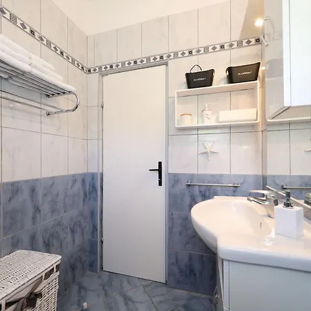 Laura, No 1 Apartment Maslenica