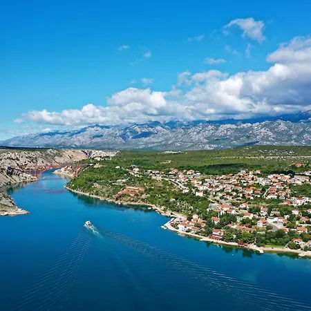 Daire Laura, No 1 Maslenica