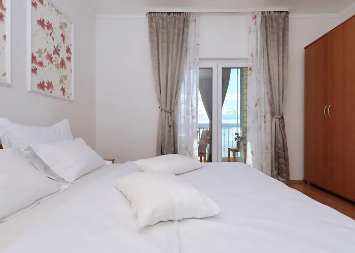 Apartman Laura, No 1 *