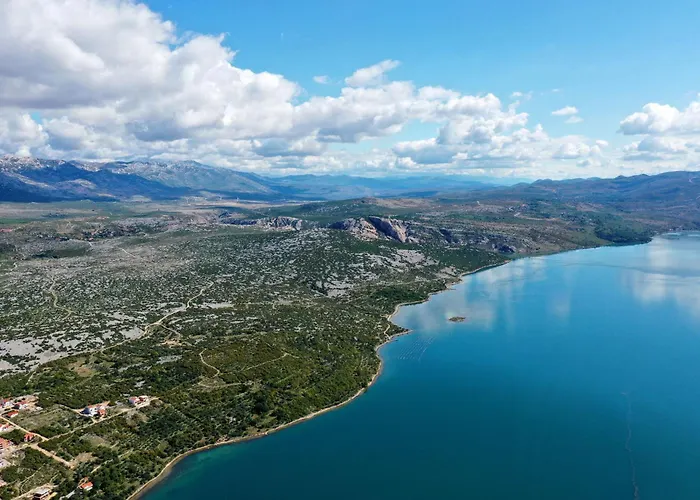 Laura, No 1 Maslenica