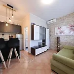 Apartament Laura, No 1 *