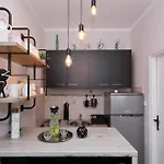 Laura, No 1 Maslenica