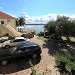 Laura, No 1 Apartament Maslenica