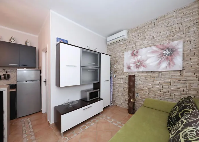 Laura, No 1 Апартаменты *