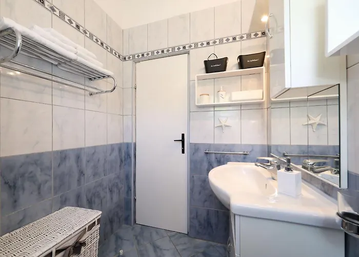 Laura, No 1 アパート マスレニツァ